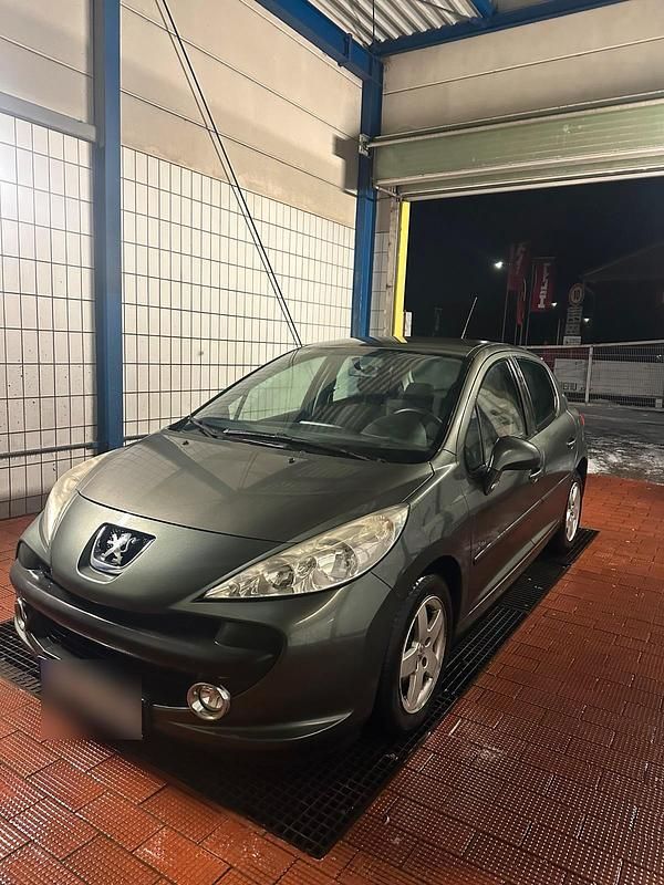 Grau Gebraucht 2009 Peugeot 207 Kleinwagen | 950 € (Superpreis) - Bild 1/4