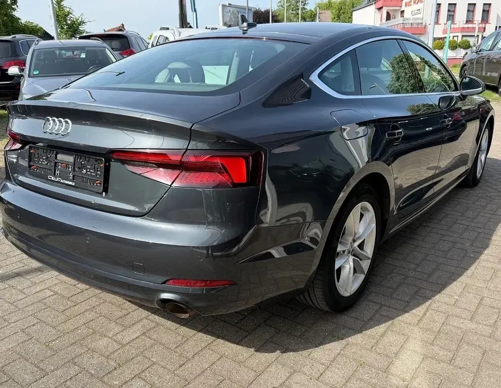 Gebraucht Audi A5 Sportback Basis 190 PS (139 kW) 2018 Grau Kleinwagen