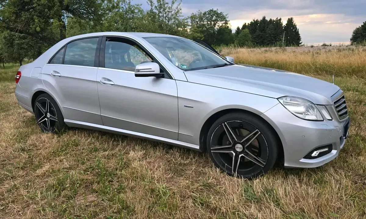 Gebraucht Mercedes E350 Avantgarde 292 PS (214 kW) 2009 Silber Limousine