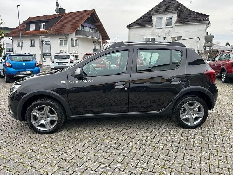 Gebraucht Dacia Sandero Prestige 90 PS (66 kW) 2019 Perlmuttschwarz SUV