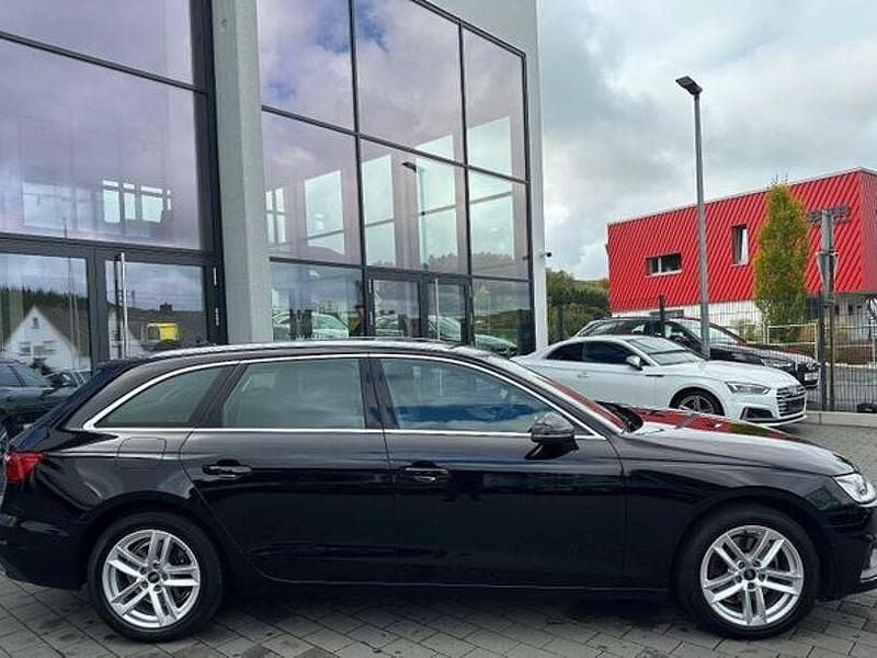 Gebraucht Audi A4 Basis 210 PS (154 kW) 2023 Schwarz Limousine