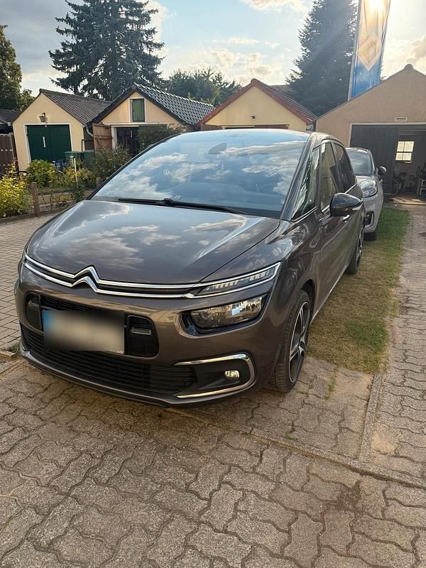 Grau Gebraucht 2017 Citroën C4 Picasso Van / Kleinbus | 6.999 € (Superpreis) - Bild 1/4