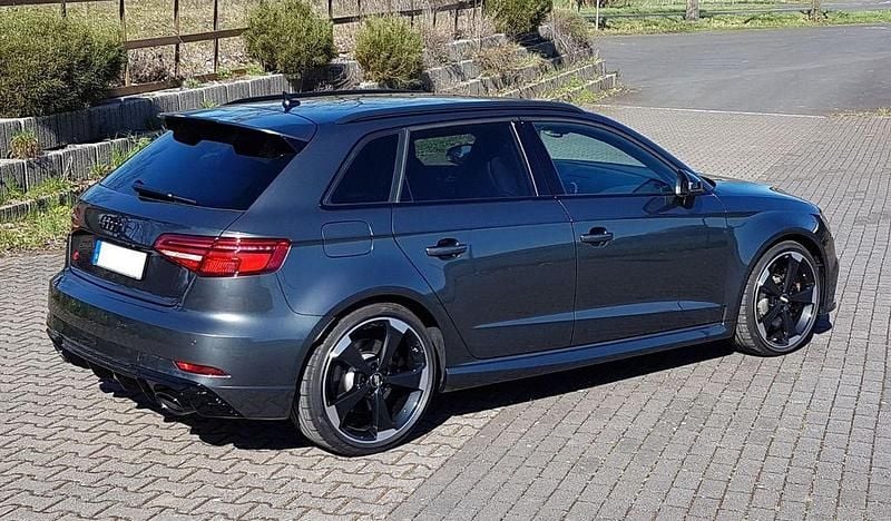 Gebraucht Audi RS3 Sport 400 PS (294 kW) 2020 Grau Limousine