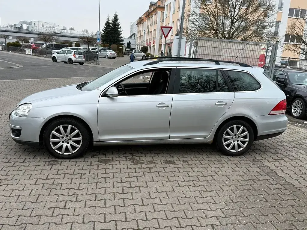 Second-hand VW Golf VI Comfortline 122 CP (89 kW) 2008 Argintiu Hatchback