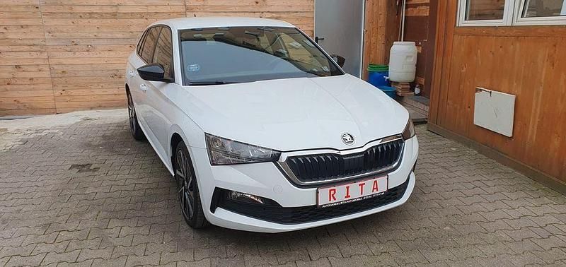 Weiß Gebraucht 2021 Skoda Scala Ambition Kleinwagen | 16.980 € (Fairer Preis) - Bild 1/4