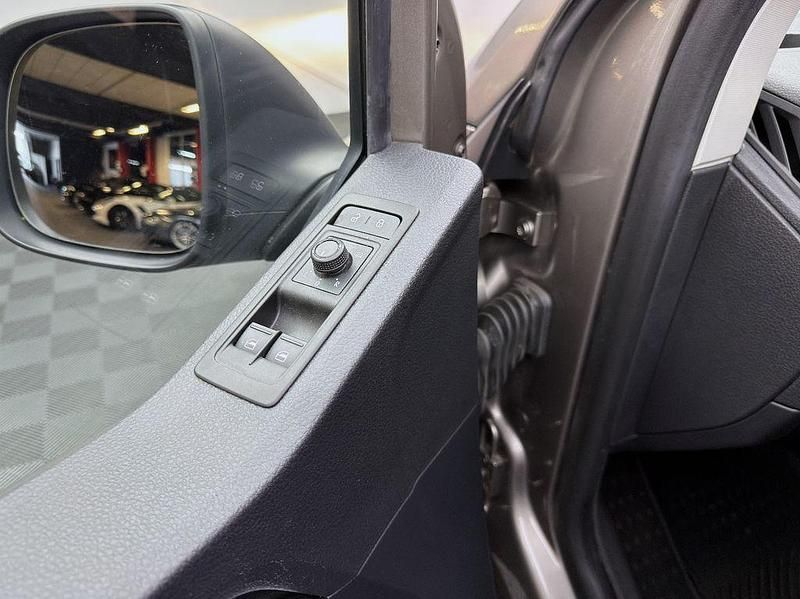Gebraucht VW Multivan 150 PS (110 kW) 2018 Beige Van / Kleinbus