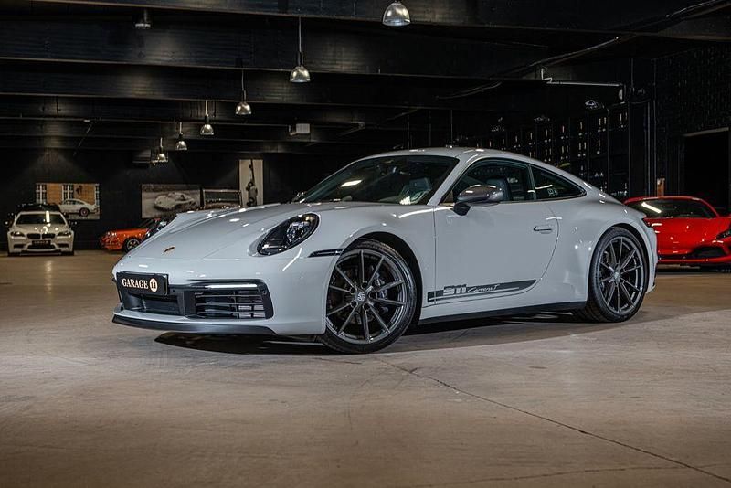 Grau Gebraucht 2023 Porsche 911 Carrera | 127.992 € (Fairer Preis) - Bild 1/4