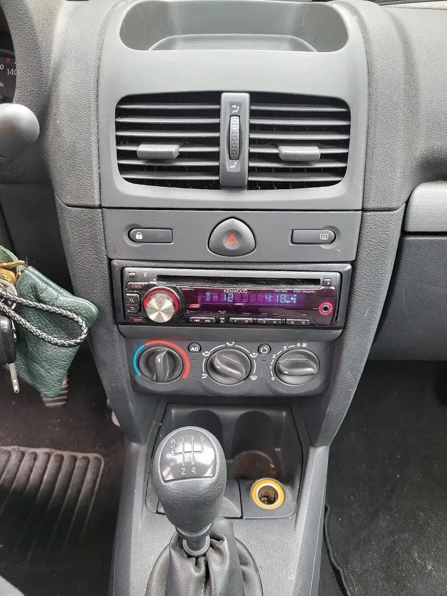 Brugt Renault Clio II 59 HK (43 kW) 2011 Rød Hatchback