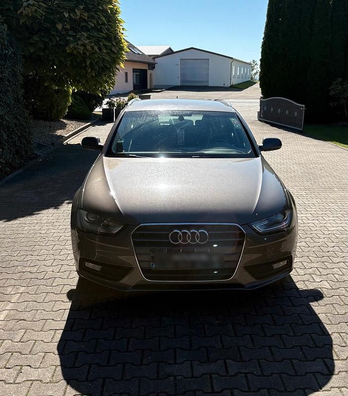 Gebraucht 2015 Audi A4 Kombi | 10.500 € (Etwas zu teuer) - Bild 1/4