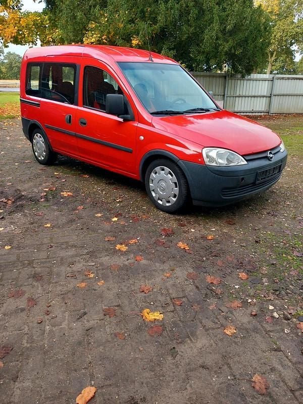Rot Gebraucht 2005 Opel Combo Van / Kleinbus | 2.200 € (Fairer Preis) - Bild 1/4