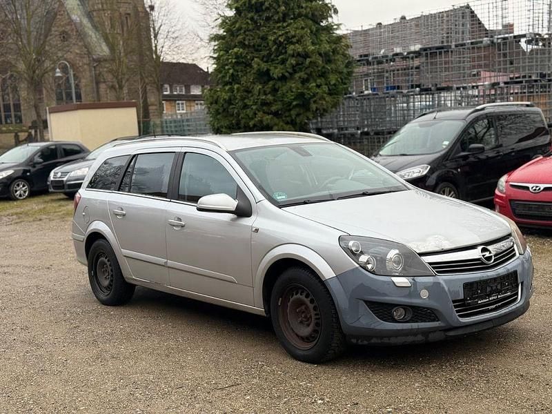 Silber Gebraucht 2009 Opel Astra Innovation Kombi | 1.599 € (Superpreis) - Bild 1/4