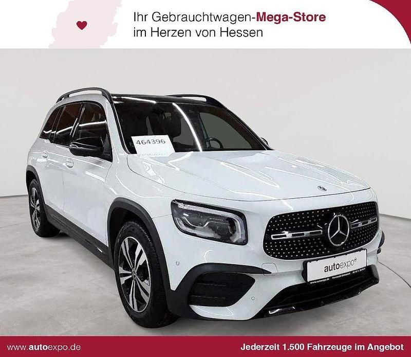Weiß Gebraucht 2022 Mercedes GLB220 AMG SUV | 29.589 € (Teuer) - Bild 1/4