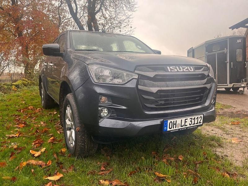 Grau Gebraucht 2024 Isuzu D-Max SUV | 33.500 € - Bild 1/4