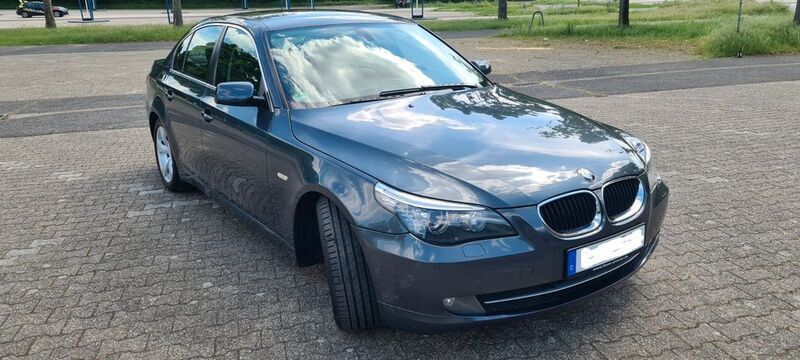 Grau Gebraucht 2009 BMW 520 Sport Line Limousine | 6.000 € (Fairer Preis) - Bild 1/4