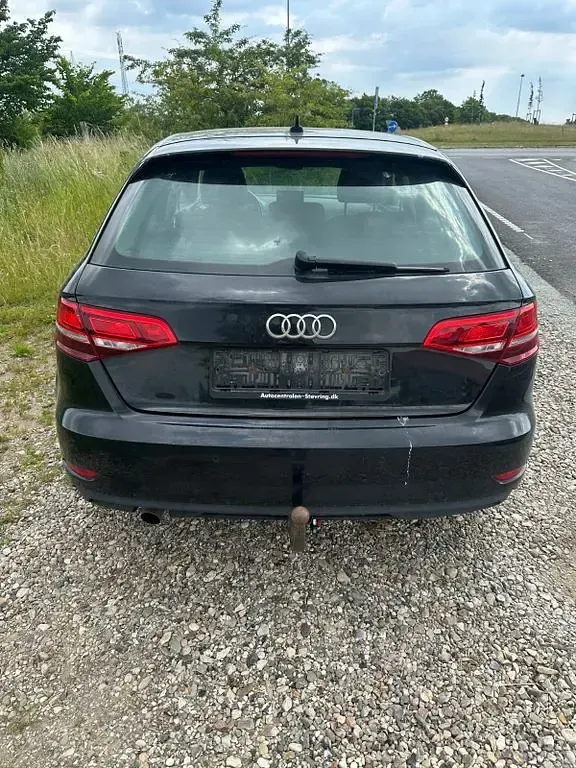 Gebraucht Audi A3 Basis 110 PS (80 kW) 2016 Schwarz Limousine