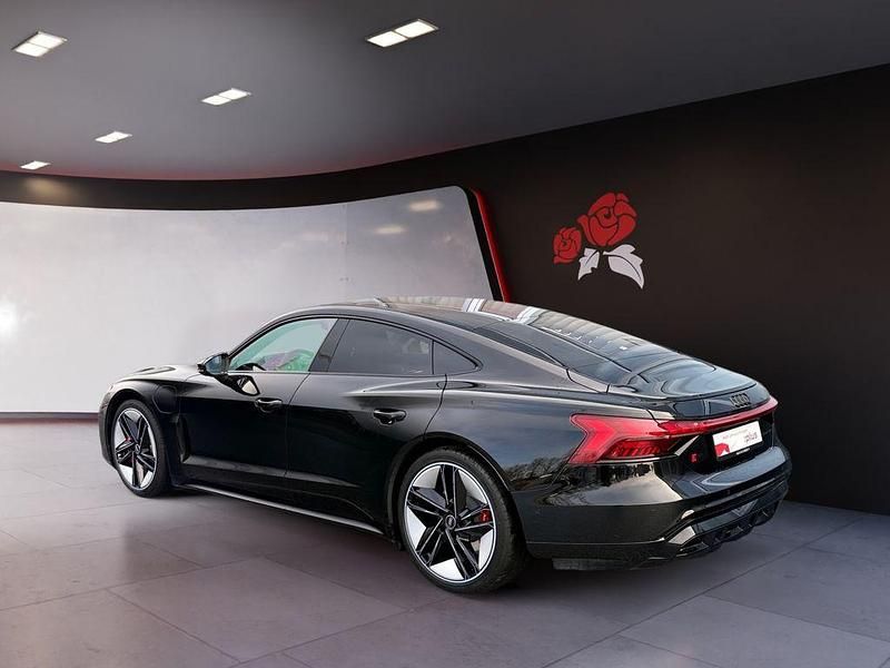 Gebraucht Audi e-tron GT quattro Ambiente 439 kW (598 PS) 2023 Mythosschwarz metallic Limousine