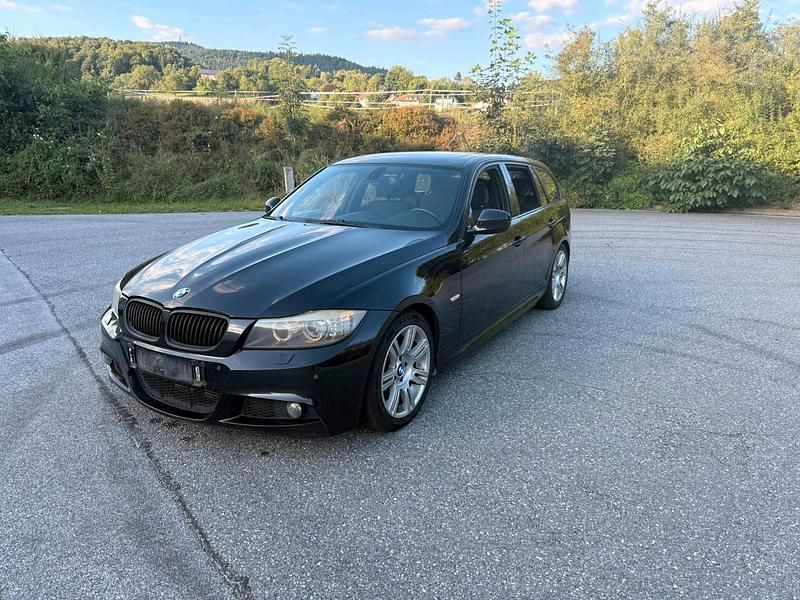 Schwarz Gebraucht 2008 BMW 330 M Sport Kombi | 6.900 € (Guter Preis) - Bild 1/4