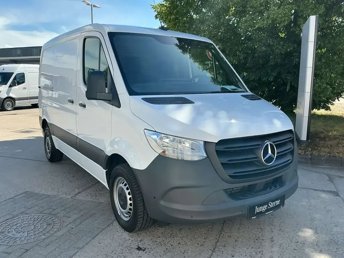 Gebraucht Mercedes Sprinter 114 PS (83 kW) 2023 Arktikweiß Van