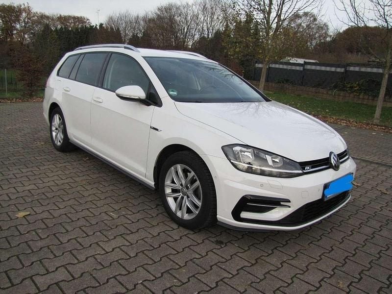 Weiß Gebraucht 2019 VW Golf VII Comfortline Kombi | 12.900 € (Superpreis) - Bild 1/4