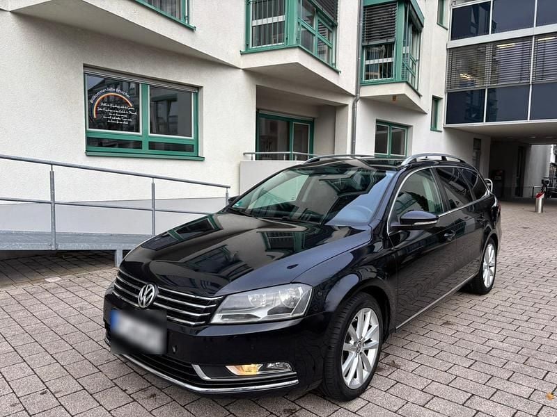 Schwarz Gebraucht 2012 VW Passat Comfortline Kombi | 4.600 € (Superpreis) - Bild 1/4