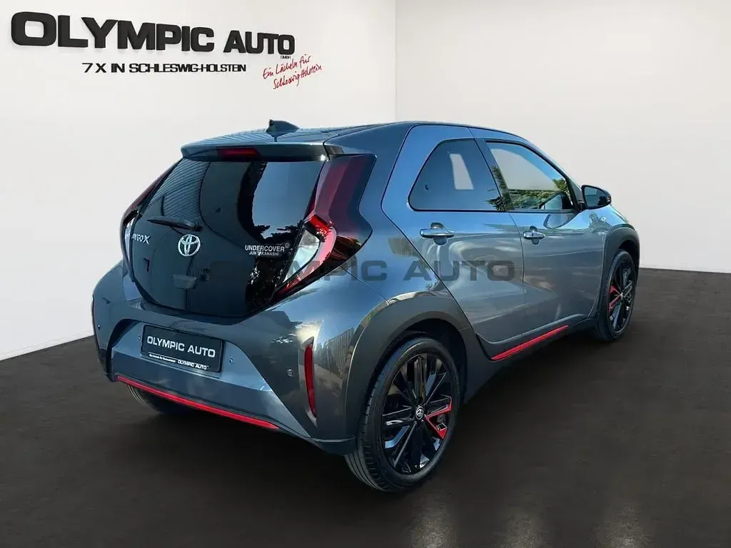 Gebraucht Toyota Aygo X 72 PS (52 kW) 2023 Celestite grey (1k3)/ grey met SUV