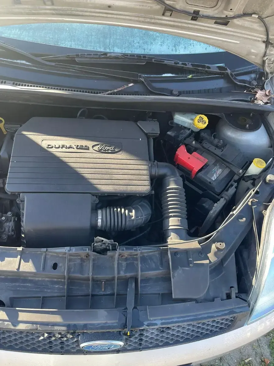Gebraucht Ford Fiesta 69 PS (50 kW) 2004 Silber Kleinwagen