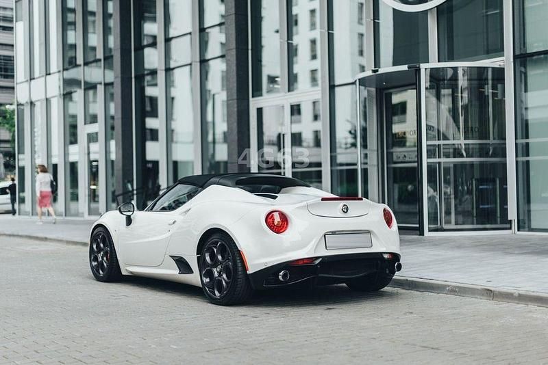 Weiß Gebraucht 2016 Alfa Romeo 4C Spider Cabrio | 77.000 € - Bild 1/4