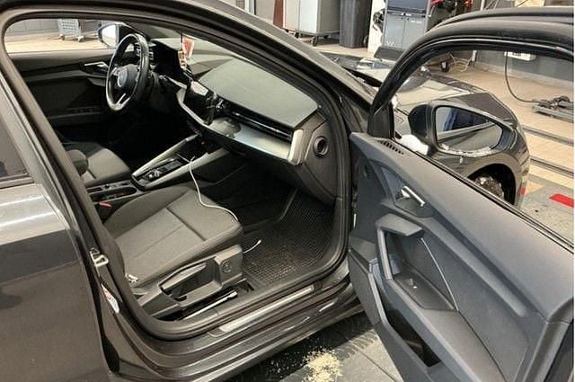 Gebraucht Audi A3 Advanced 150 PS (110 kW) 2021 Grau Limousine