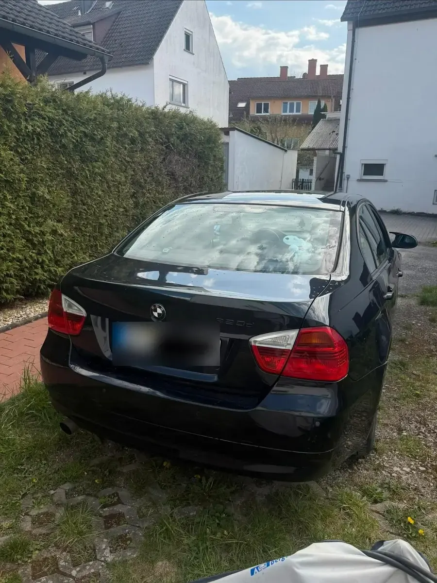 Gebraucht BMW 320 163 PS (119 kW) 2006 Schwarz Limousine