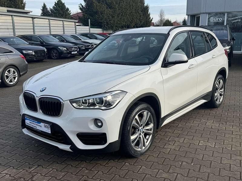 Weiß Gebraucht 2018 BMW X1 Sport Line SUV | 20.990 € (Guter Preis) - Bild 1/4