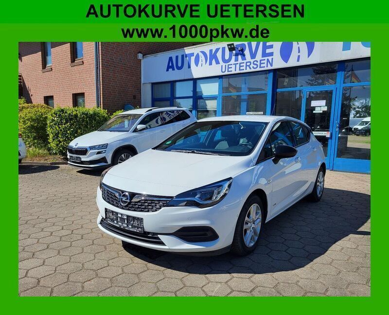 Weiß Gebraucht 2021 Opel Astra Design & Tech Limousine | 13.750 € (Superpreis) - Bild 1/4