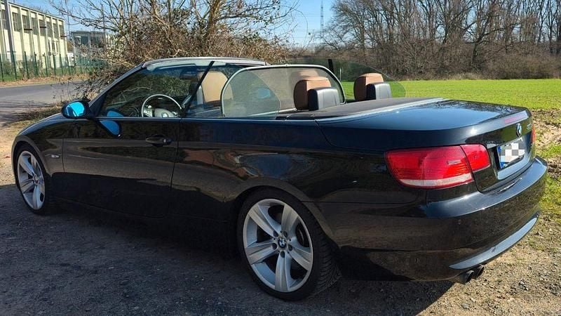 Gebraucht BMW 330 Cabriolet Performance 231 PS (169 kW) 2007 Schwarz Cabrio