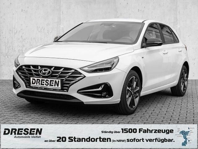 Weiss Gebraucht 2024 Hyundai i30 Advantage Limousine | 23.340 € (Fairer Preis) - Bild 1/2