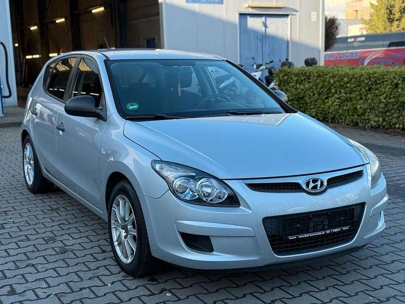Gebraucht Hyundai i30 Edition+ 109 PS (80 kW) 2009 Silber Limousine