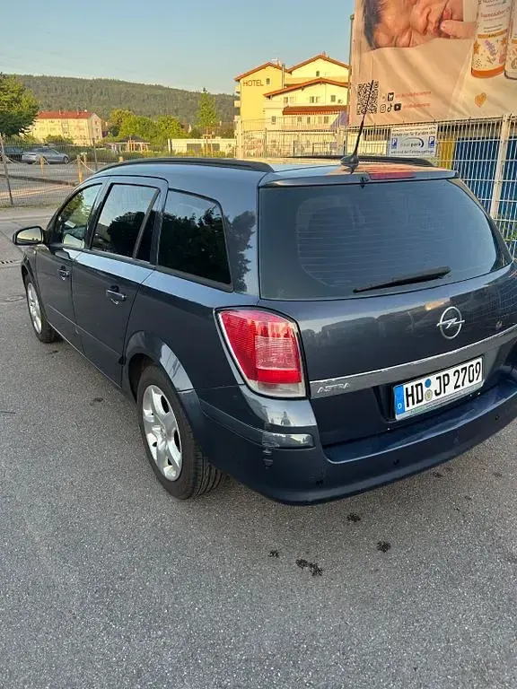 Gebraucht Opel Astra Edition 140 PS (102 kW) 2006 Kombi