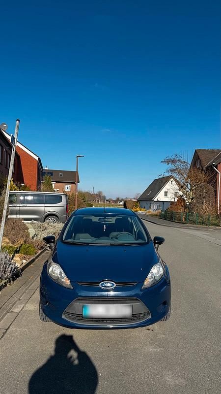 Gebraucht Ford Fiesta 60 PS (44 kW) 2010 Blau Kleinwagen