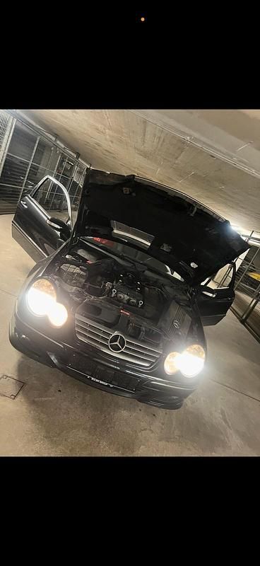 Gebraucht Mercedes C180 143 PS (105 kW) 2006 Schwarz Coupé