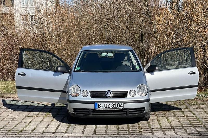 Gebraucht VW Polo 65 PS (47 kW) 2002 Silber Limousine