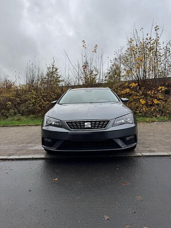 Grau Gebraucht 2018 Seat Leon XCELLENCE Kombi | 14.500 € (Fairer Preis) - Bild 1/4