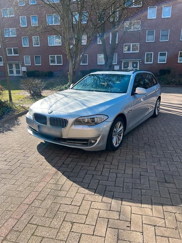 Gebraucht BMW 520 184 PS (135 kW) 2011 Grau Kombi