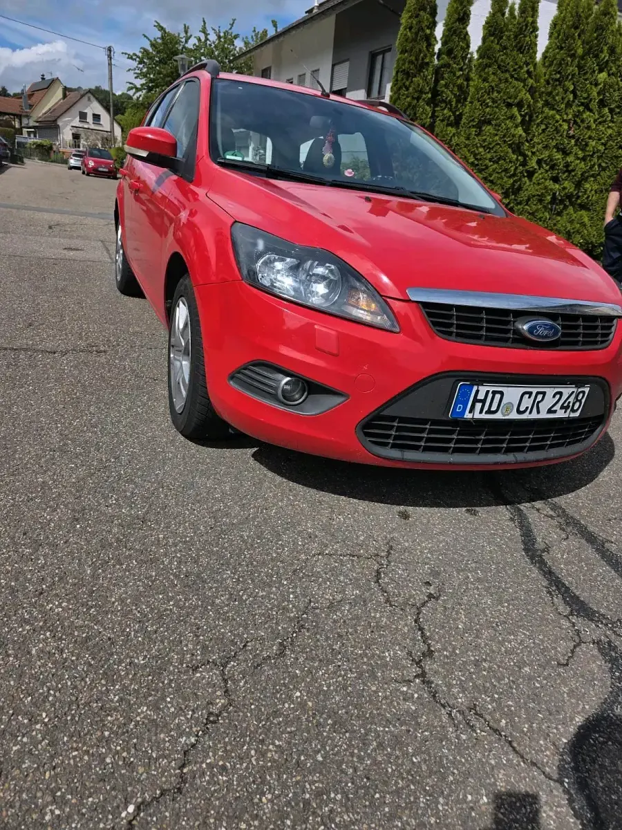 Gebraucht Ford Focus 2010 Rot Kombi