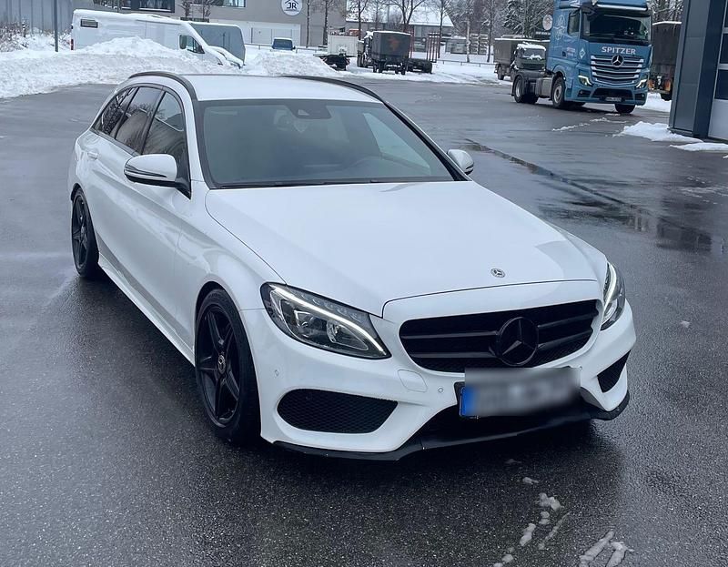Gebraucht Mercedes 220 170 PS (125 kW) 2018 Weiß Kombi