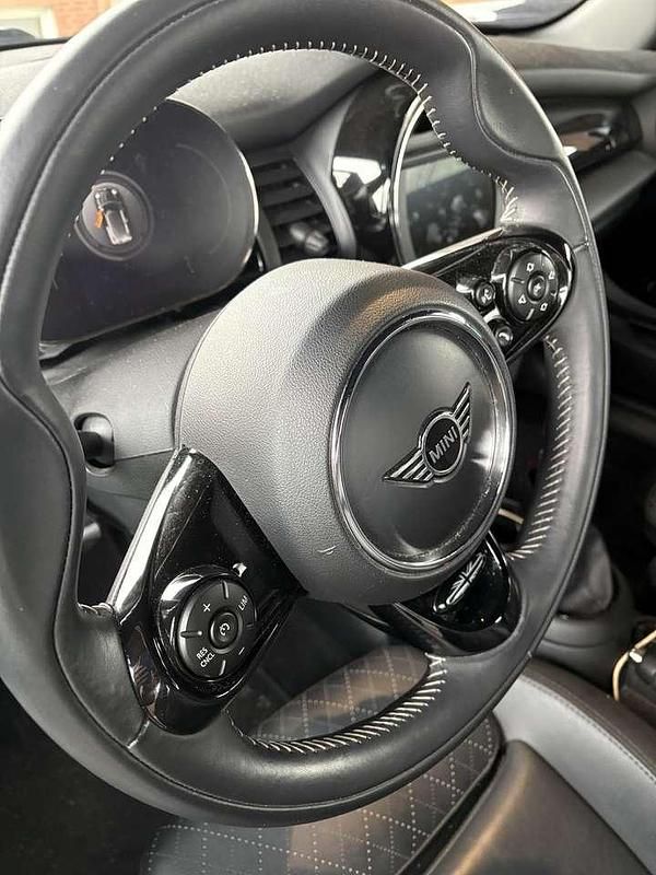 Gebraucht Mini Cooper Classic 136 PS (100 kW) 2021 Grün Kleinwagen