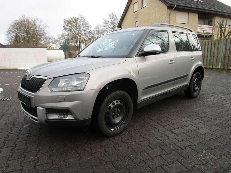 Gebraucht Skoda Yeti Ambition 125 PS (91 kW) 2016 Cappuccinobeige metallic SUV