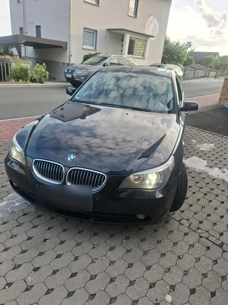 Gebraucht BMW 523 177 PS (130 kW) 2007 Schwarz Limousine