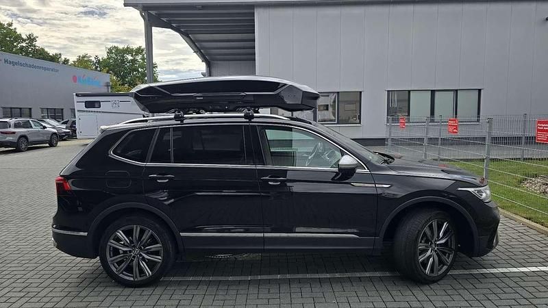 Schwarz Gebraucht 2022 VW Tiguan Allspace Elegance SUV | 42.900 € (Teuer) - Bild 1/4