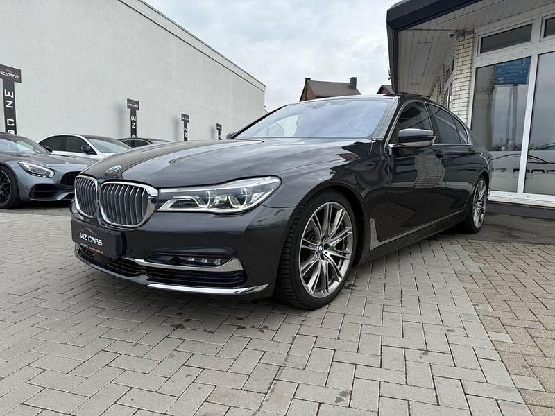 Gebraucht BMW 750 Performance 400 PS (294 kW) 2016 Grau Limousine