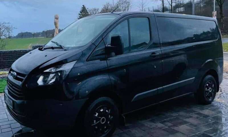 Schwarz Gebraucht 2016 Ford Transit Custom Trend Abholung | 11.900 € (Guter Preis) - Bild 1/4