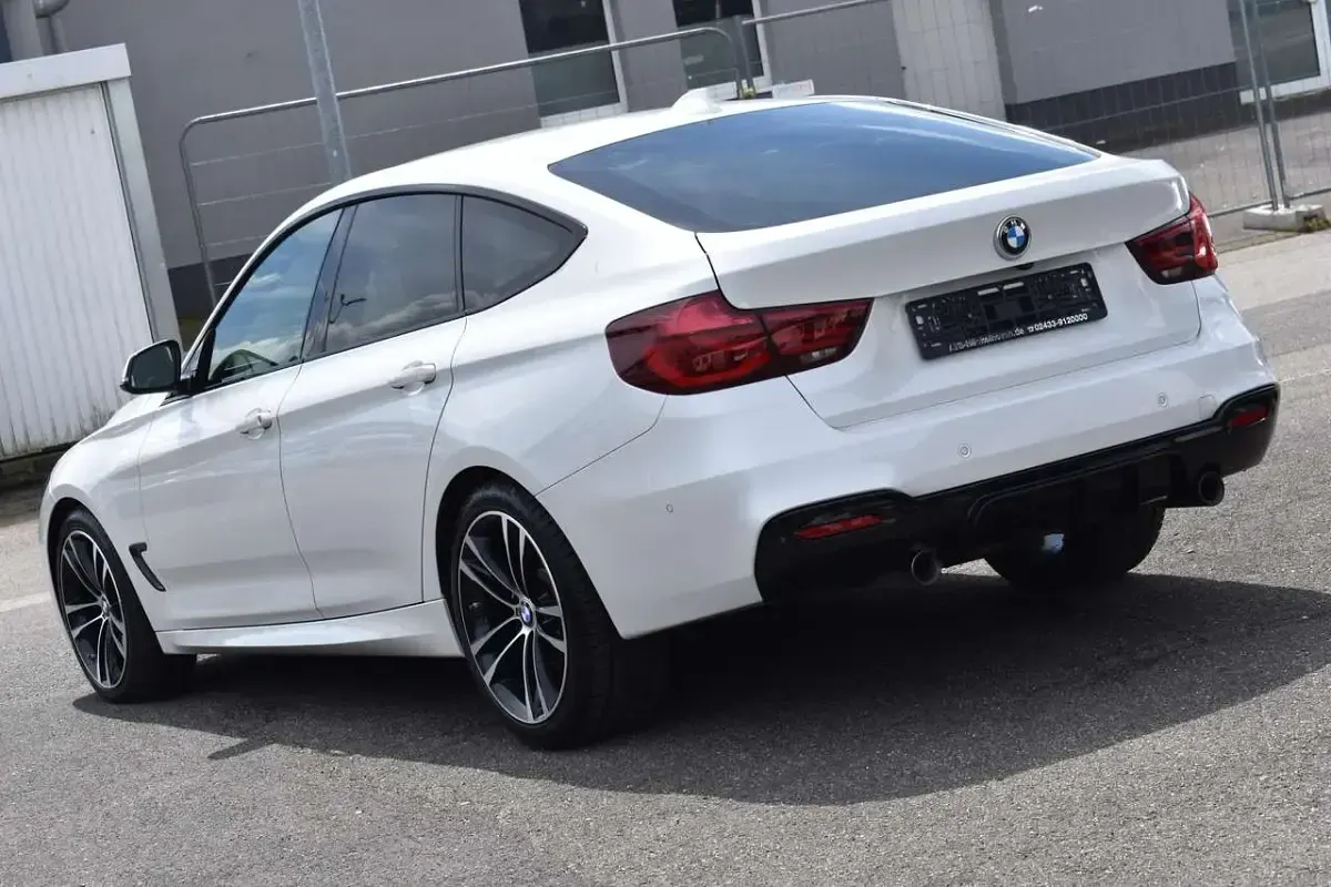 Gebraucht BMW 340 M Sport 326 PS (239 kW) 2020 Mineralweiss metallic Limousine
