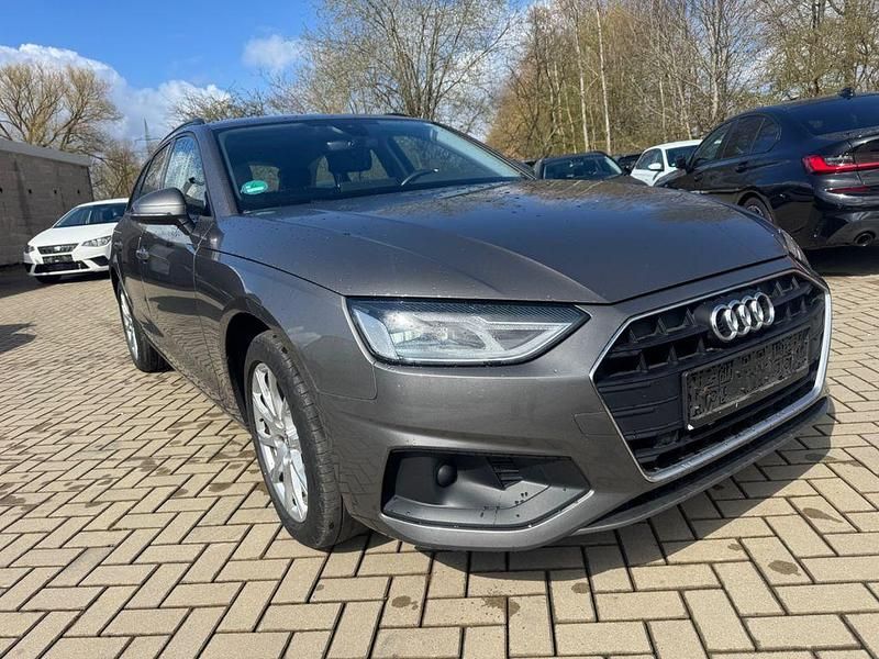Gebraucht Audi A4 163 PS (119 kW) 2021 Grau Limousine